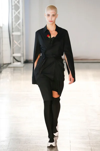 Look 12